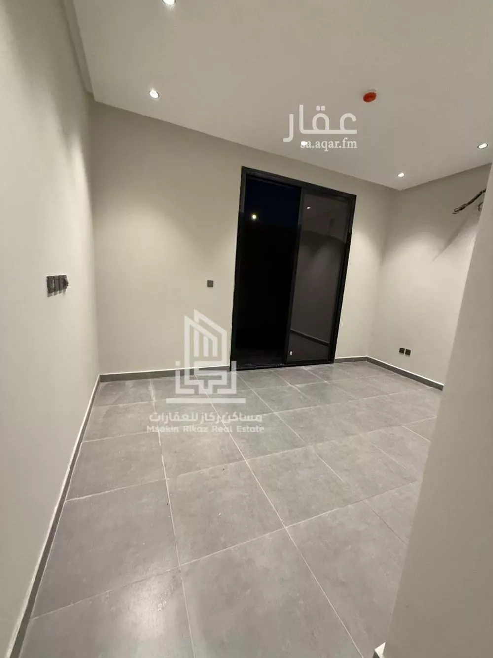 شقة 4 غرف في السعادة 2