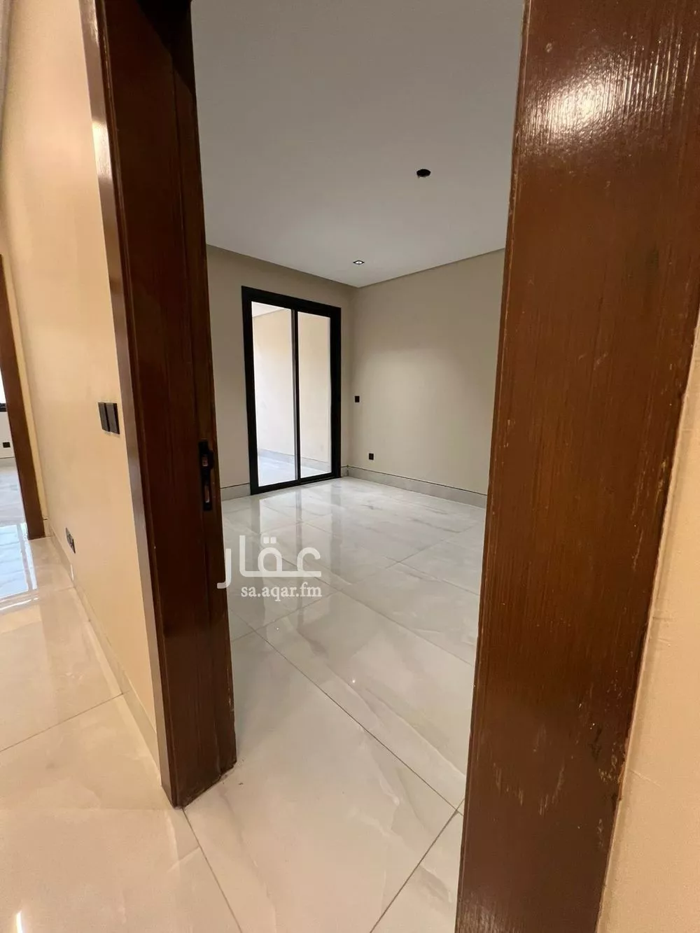 فيلا 5 غرف في الياسمين 15