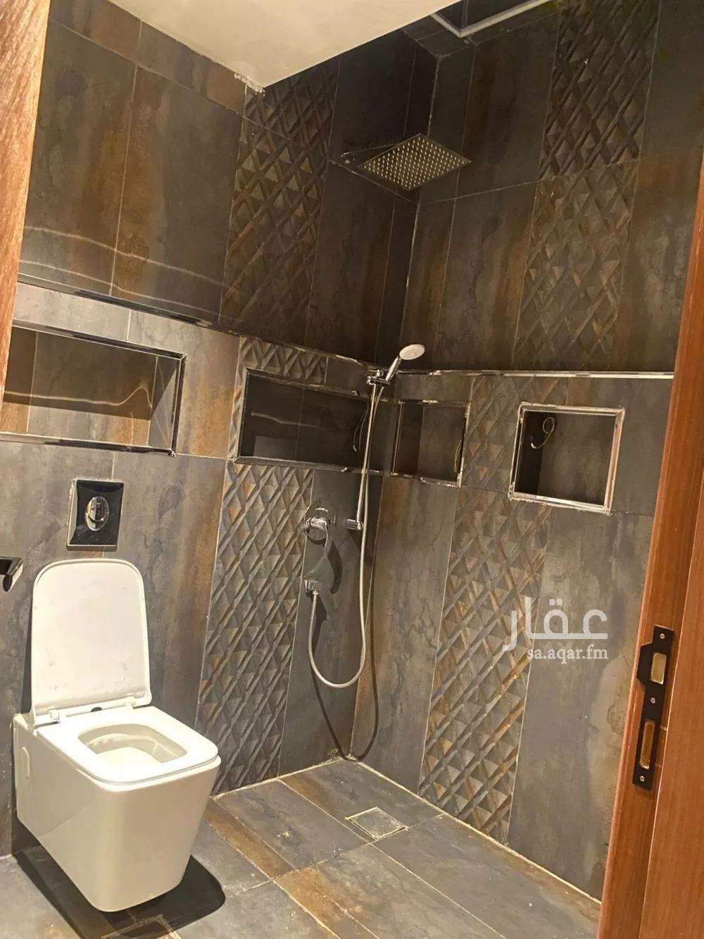 5 bedroom villa in Al Munsiyah 9