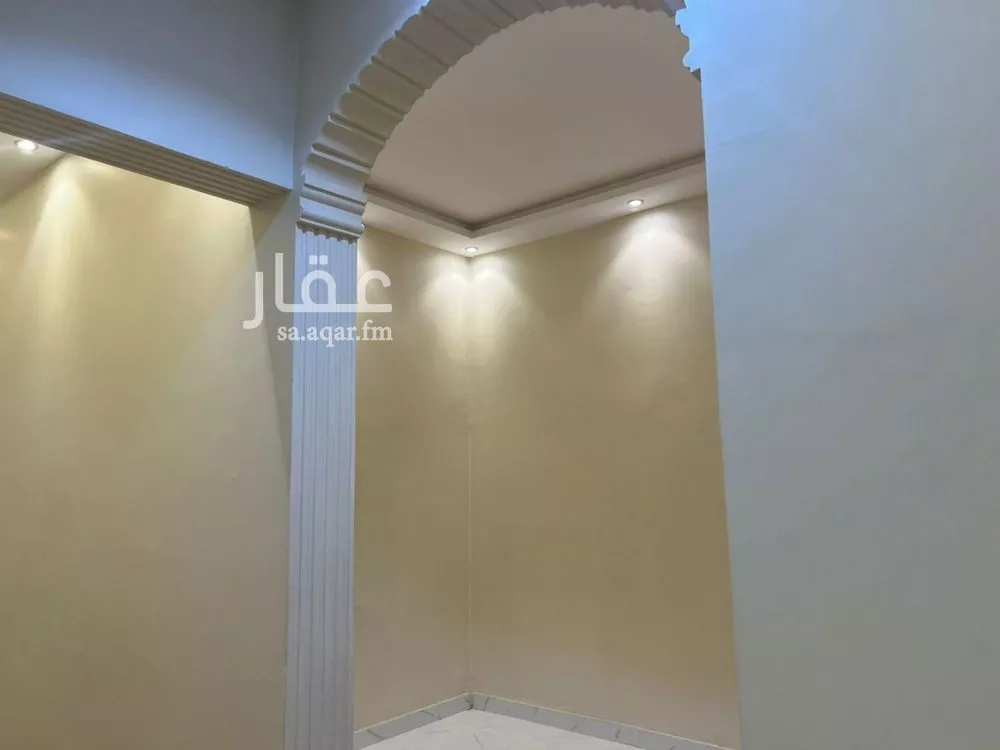 فيلا 6 غرف في القادسية 4