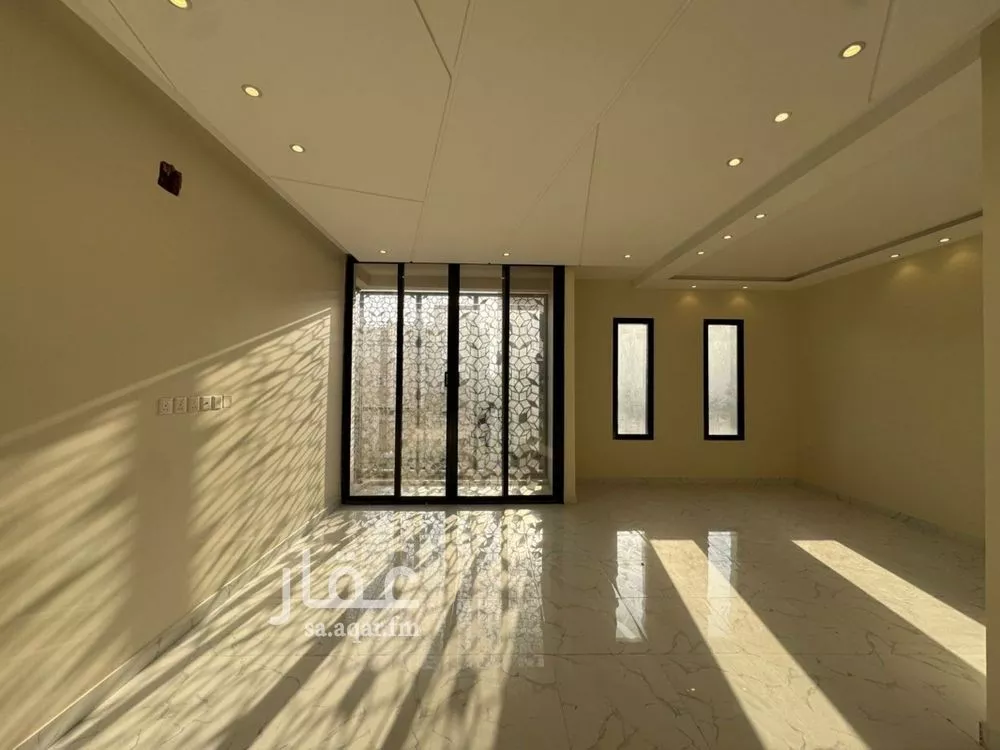 5 bedroom villa in Al Aridh 12