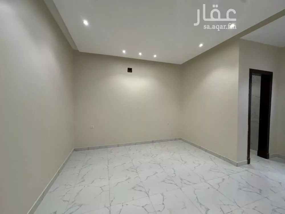 5 bedroom villa in Al Aridh 3