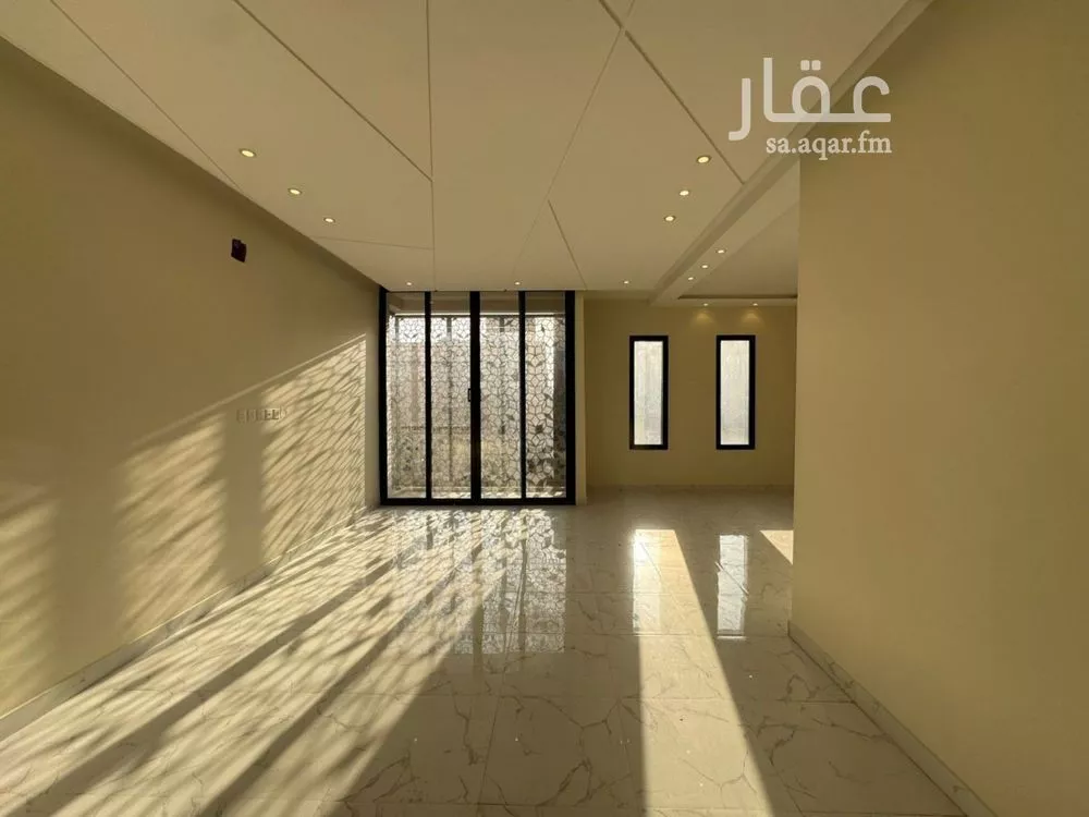 5 bedroom villa in Al Aridh 9