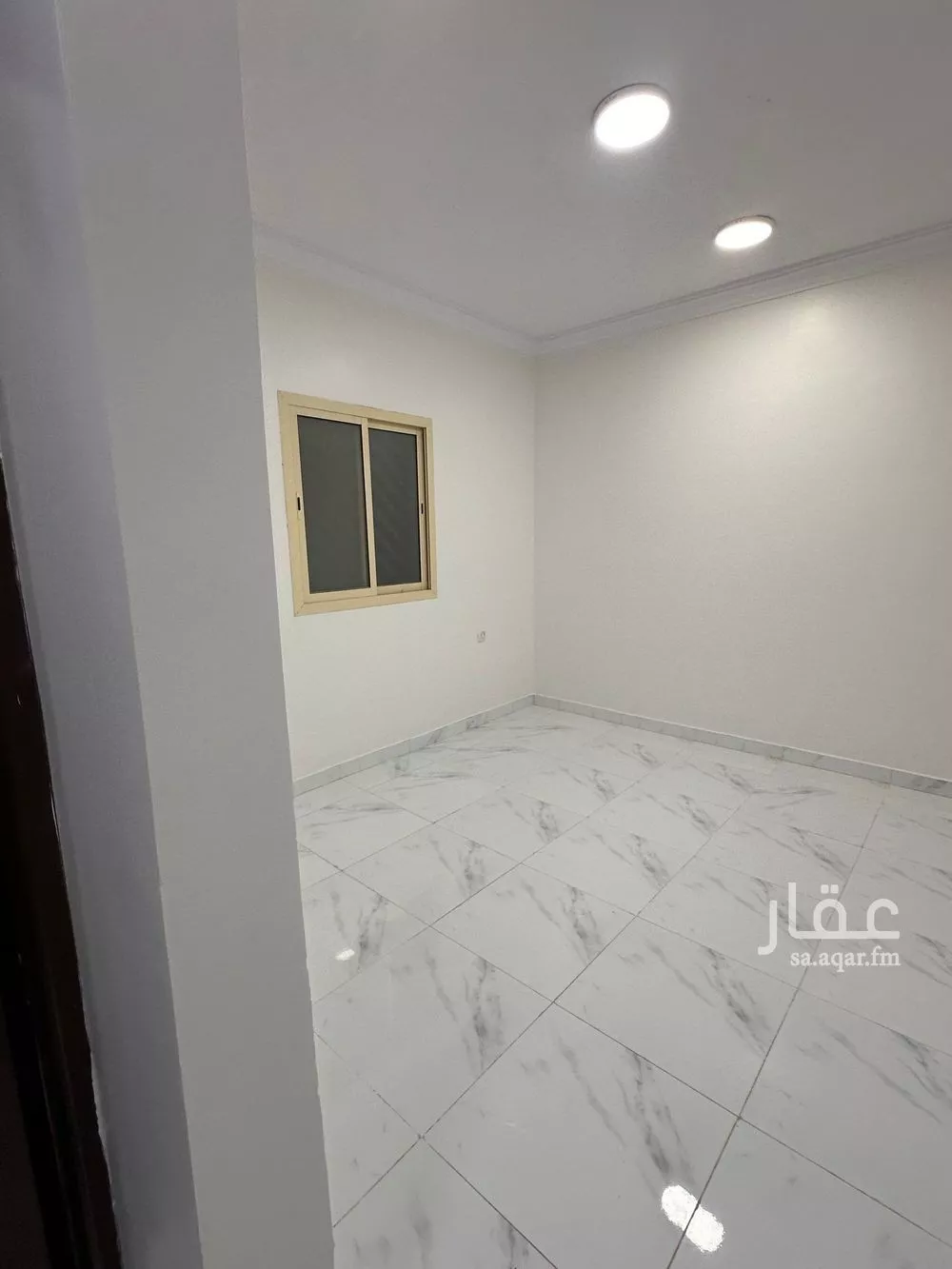 شقة 2 غرف في الرمال 5