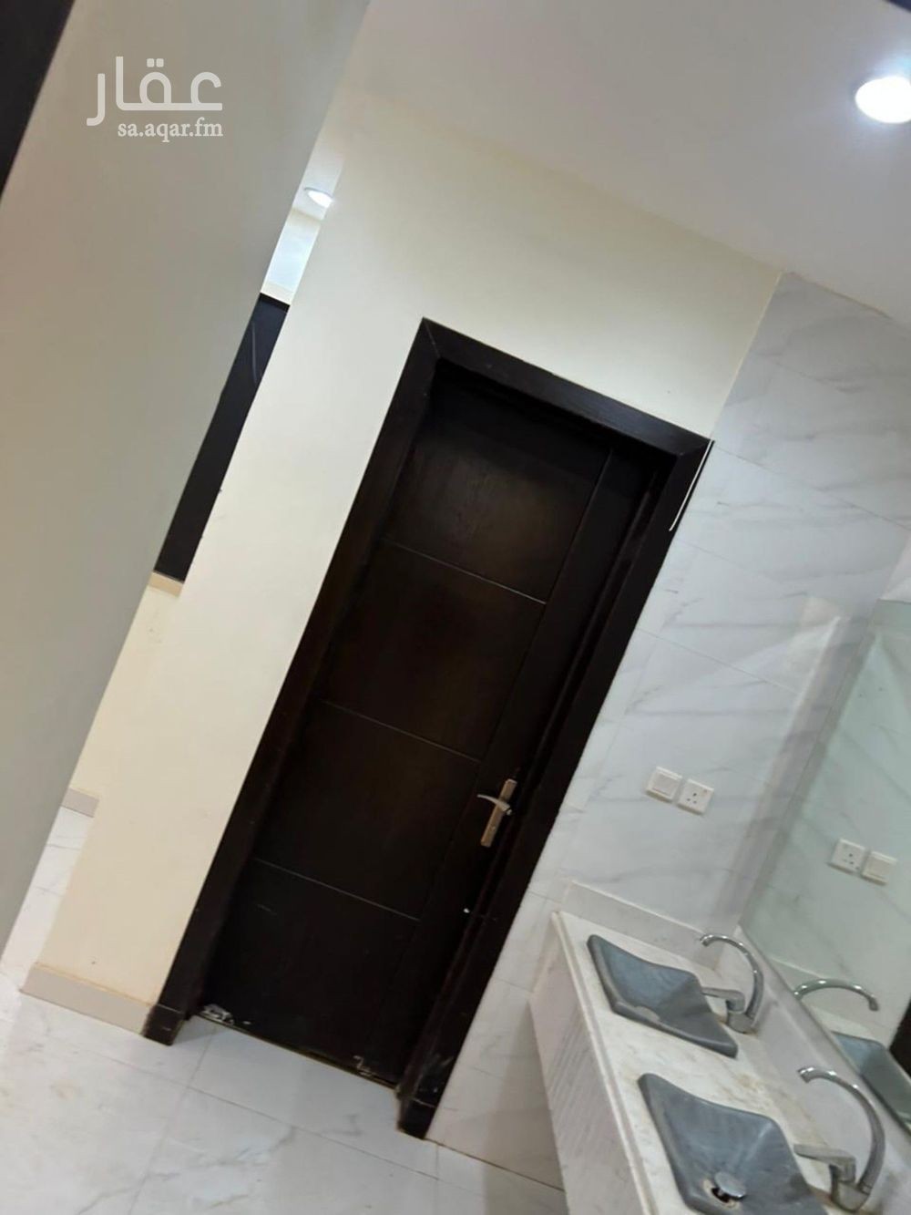 5 bedroom villa in Riyadh 13