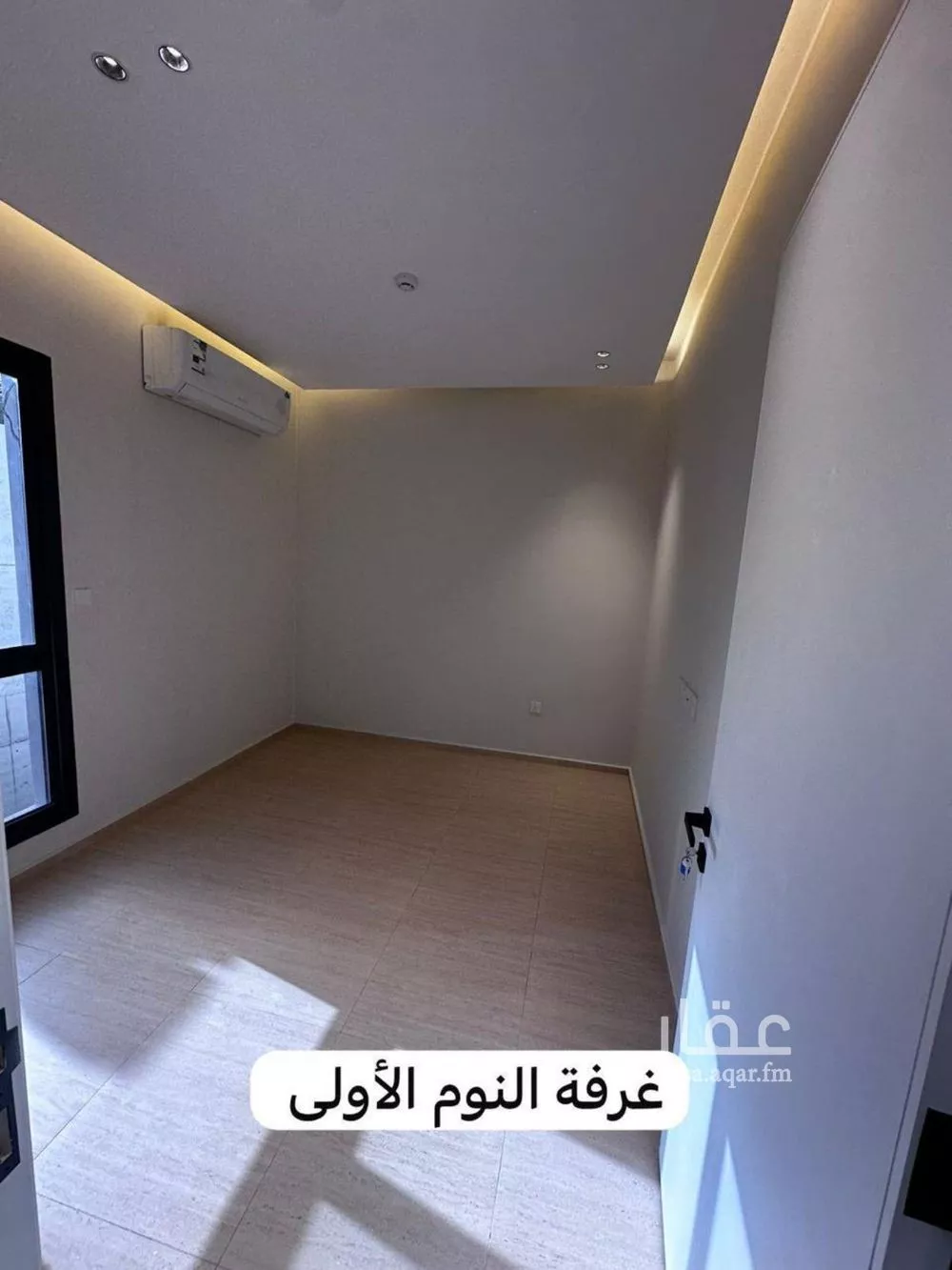 فيلا 6 غرف في العارض 12