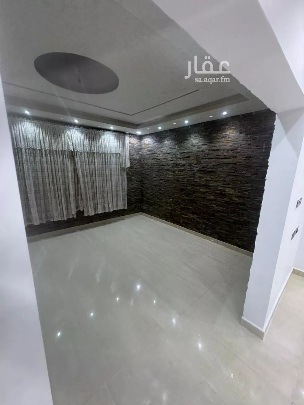 فيلا 4 غرف في ظهرة لبن 15