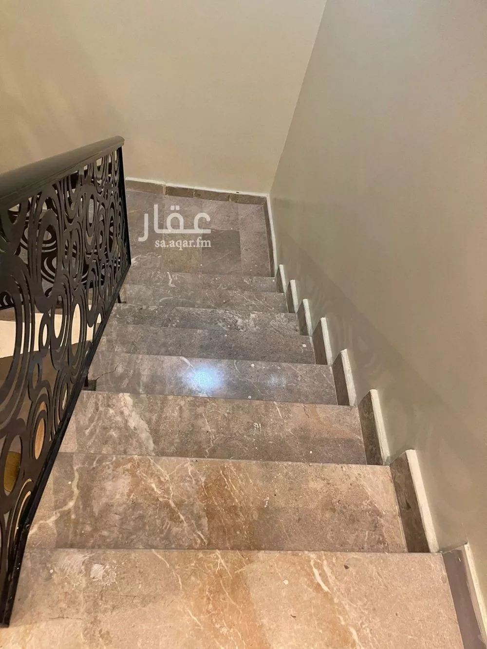 فيلا 6 غرف في طيبة 10
