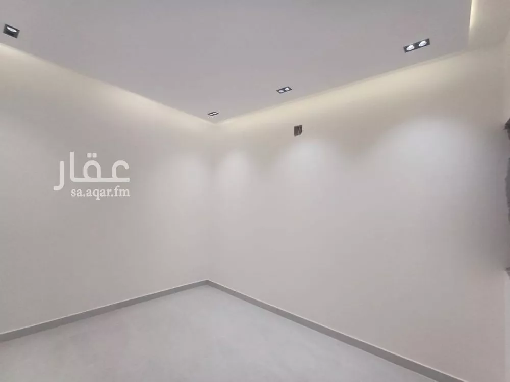 شقة 4 غرف في الرمال 6