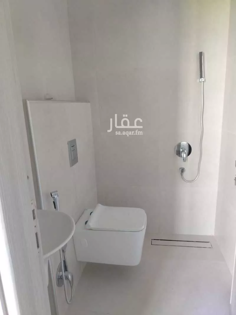 5 bedroom villa in Irqah, Riyadh 6