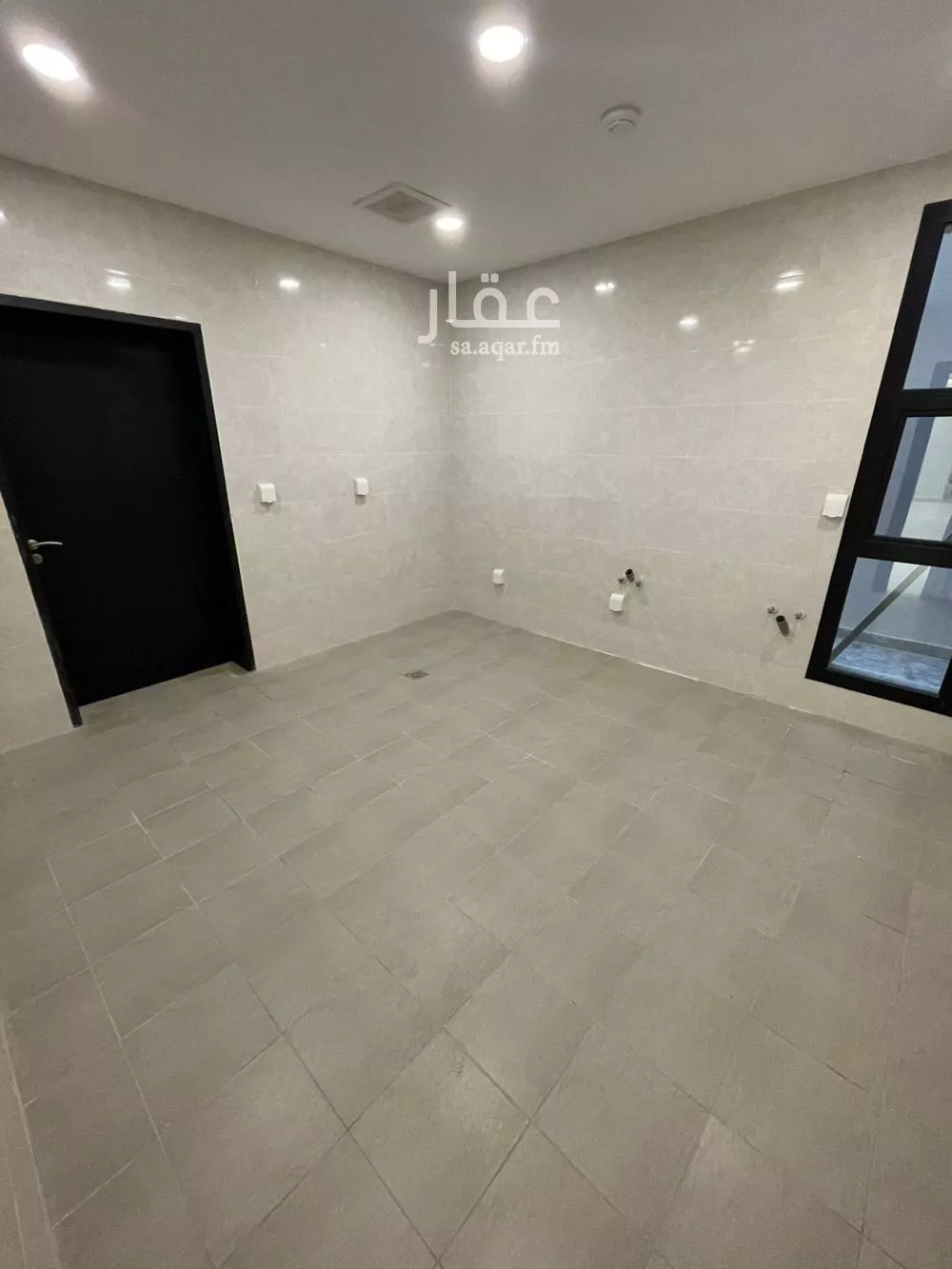 4 bedroom villa in Al Janadriyah 2