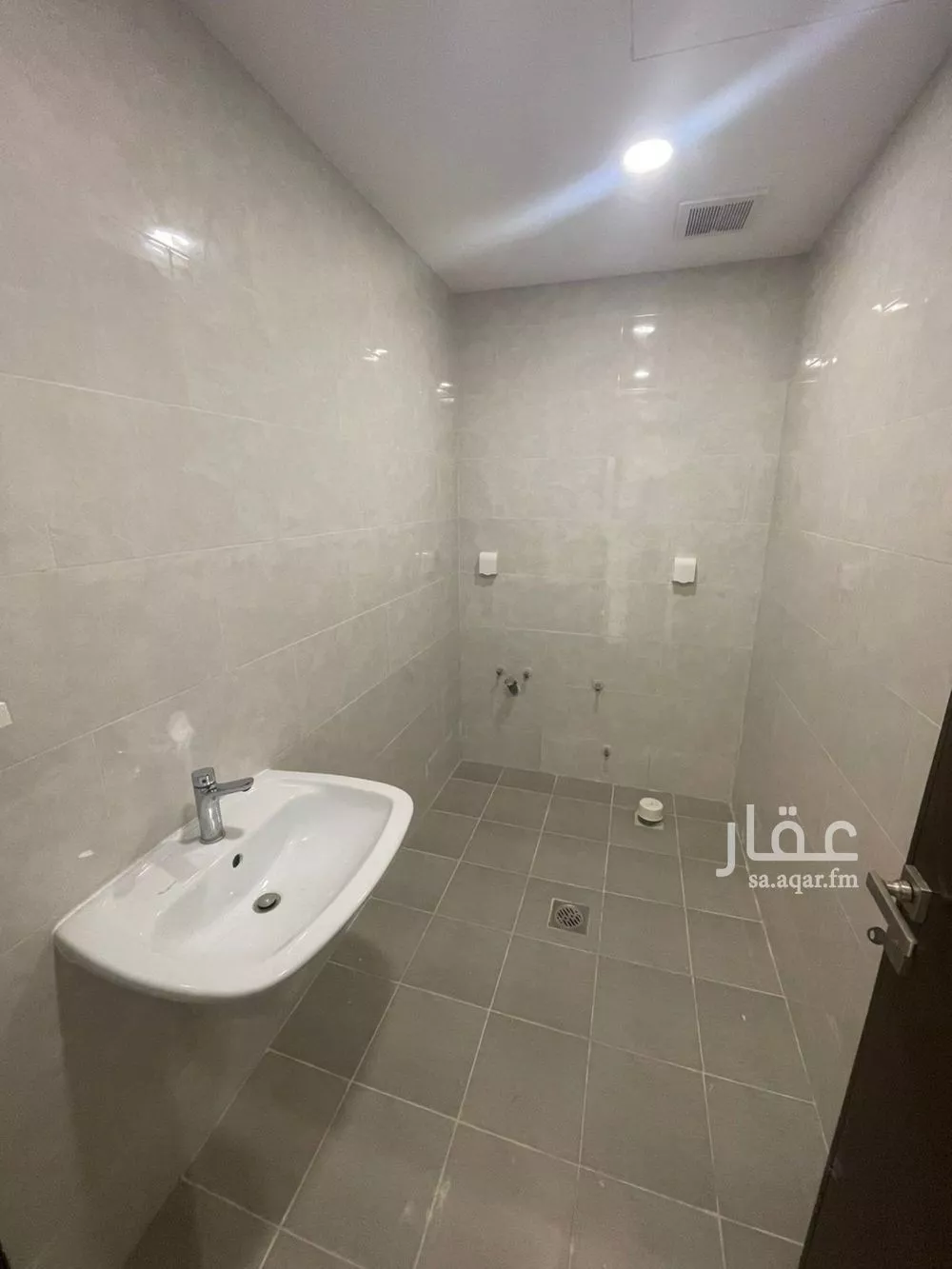 4 bedroom villa in Al Janadriyah 11