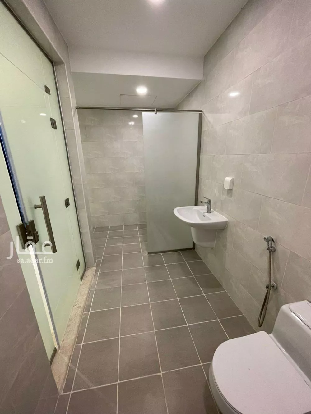 4 bedroom villa in Al Janadriyah 13
