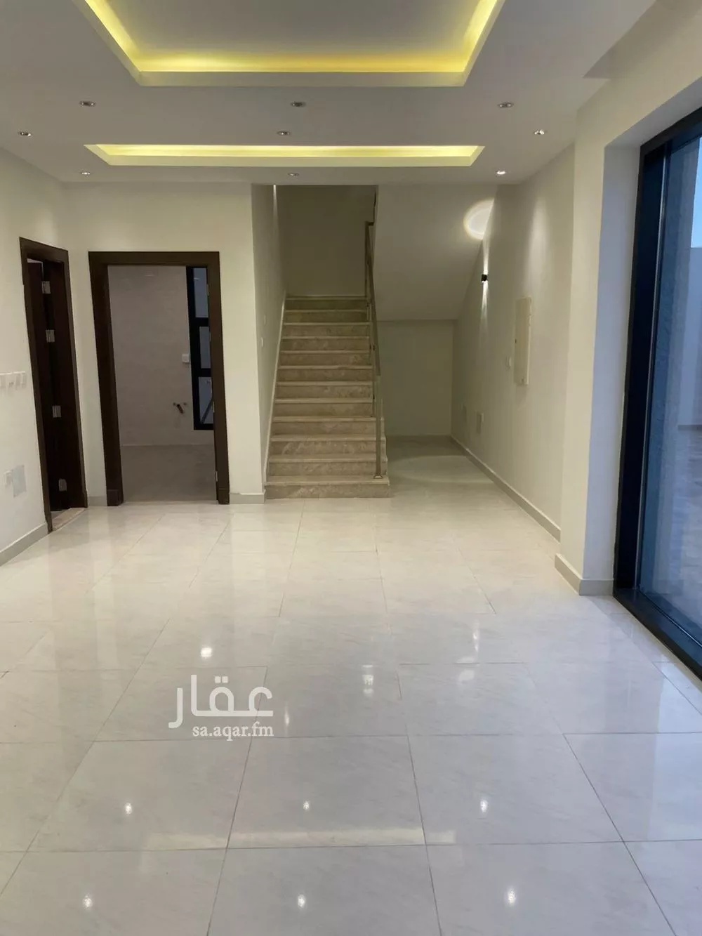 4 bedroom villa in Al Janadriyah 17