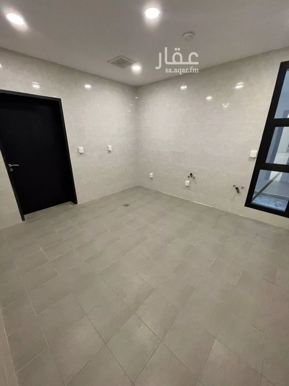 4 bedroom villa in Al Janadriyah 19