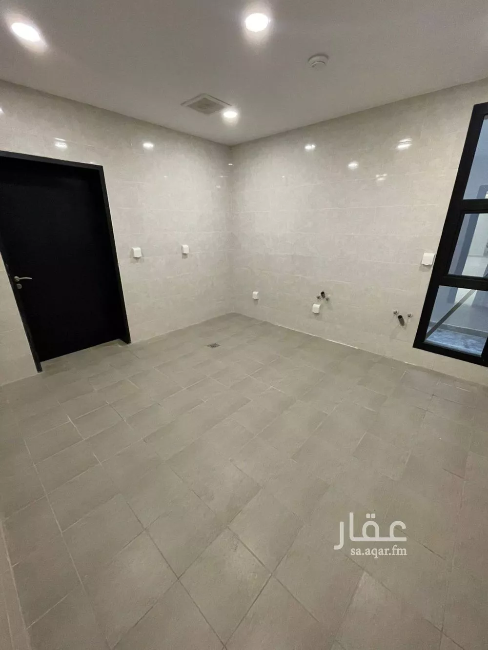 4 bedroom villa in Al Janadriyah 26