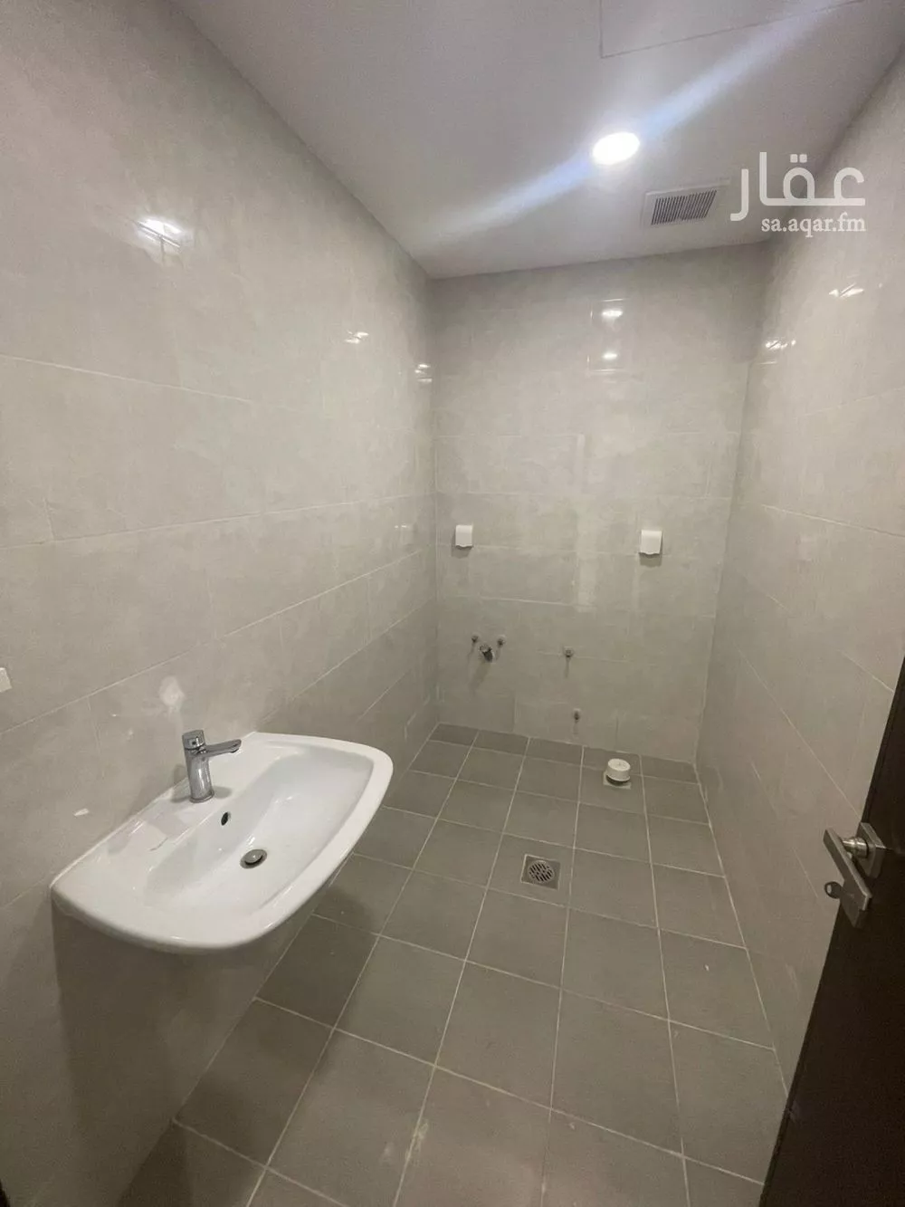 4 bedroom villa in Al Janadriyah 28