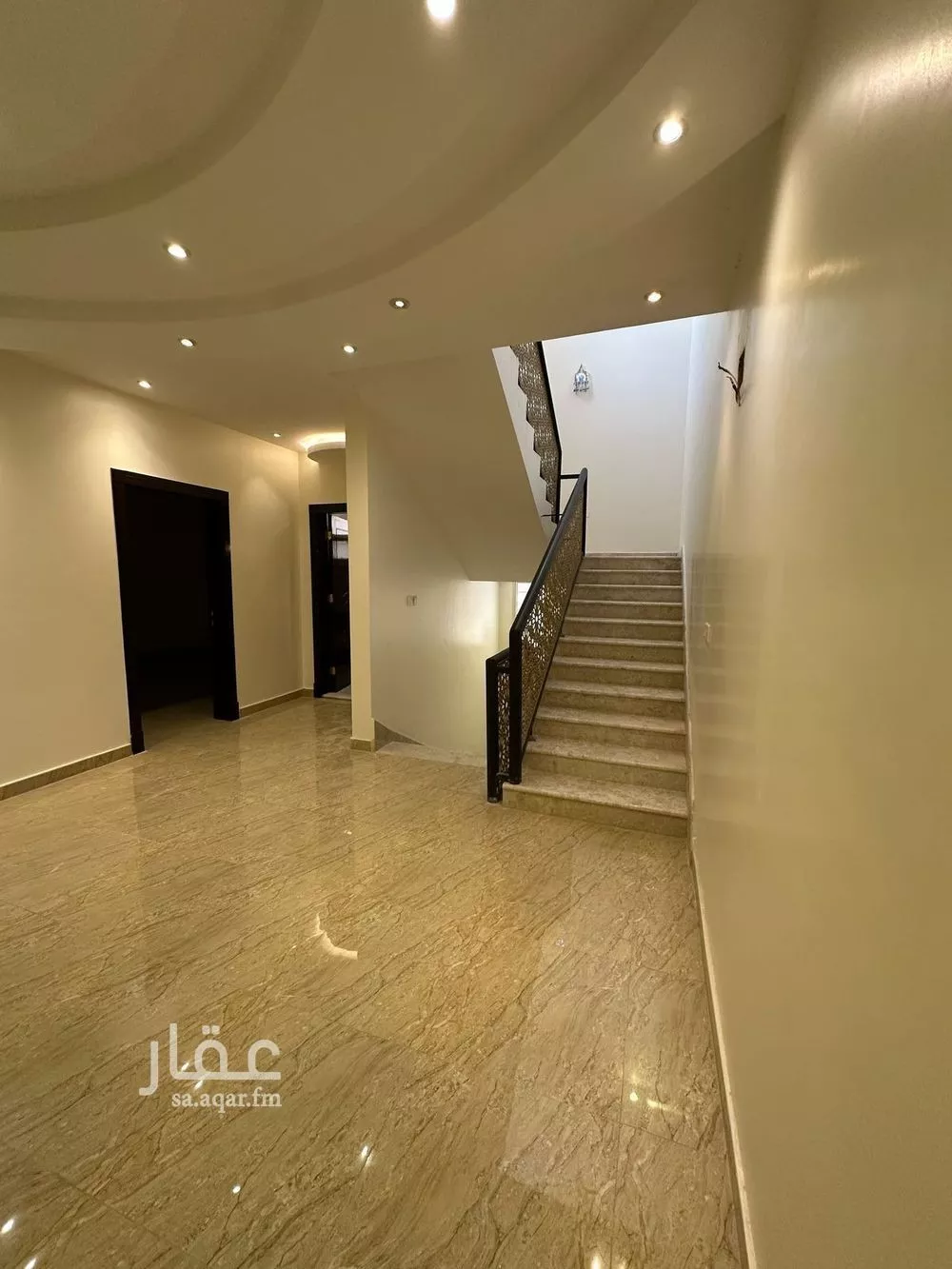 5 bedroom villa in Al Aridh 6