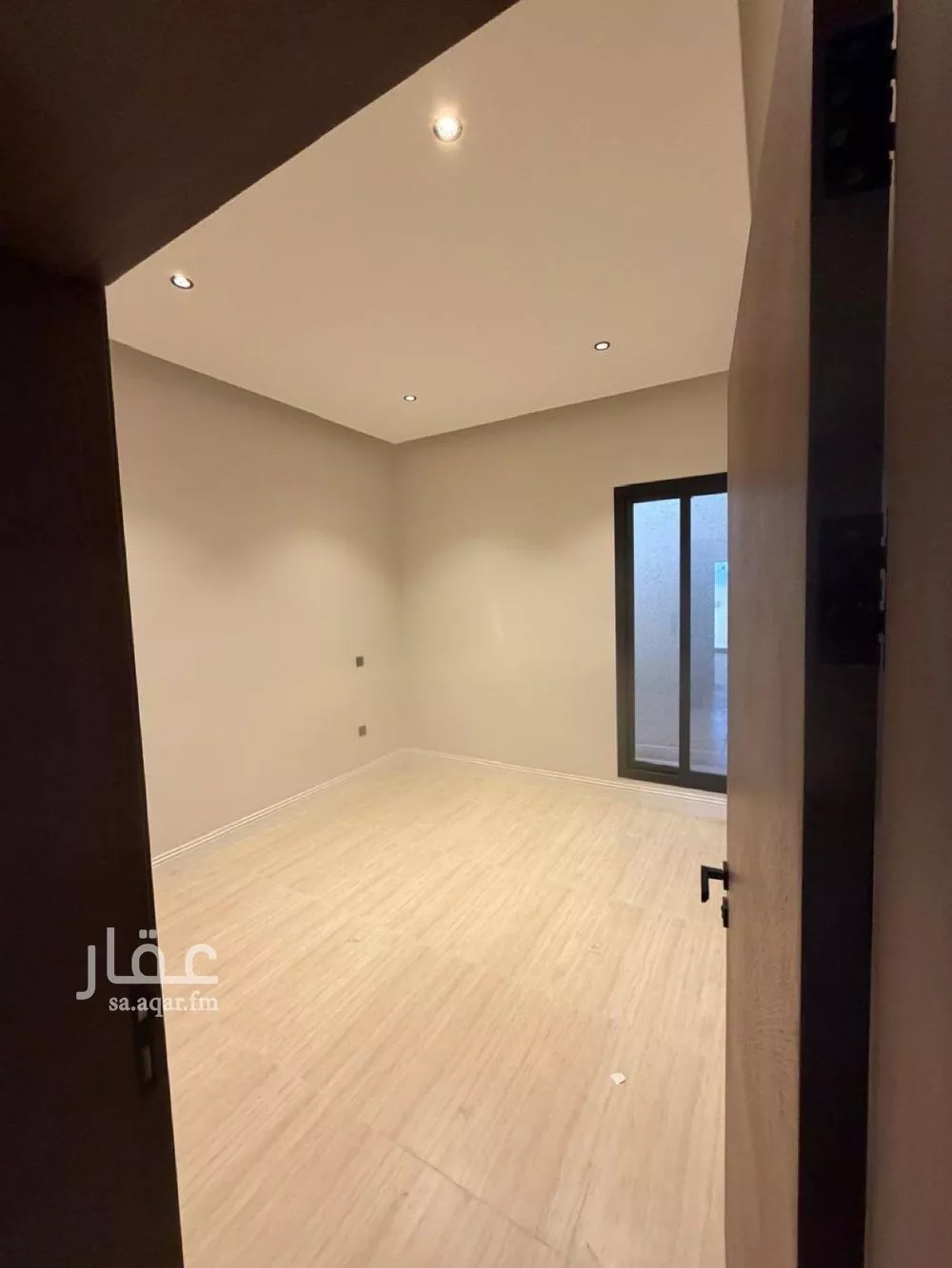 فيلا 4 غرف في العارض 13