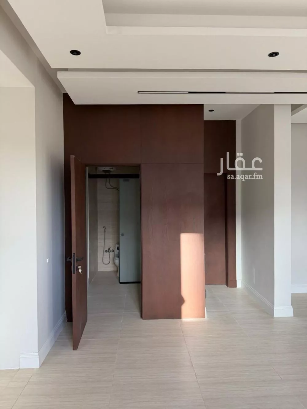 فيلا 3 غرف في العارض 8