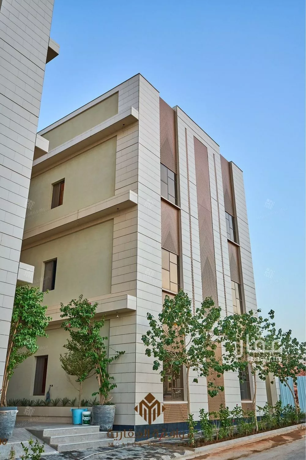 4 bedroom apartment in Dhahrat Laban 3