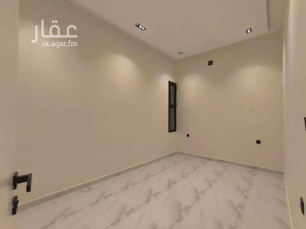 شقة 4 غرف في الزهرة 8
