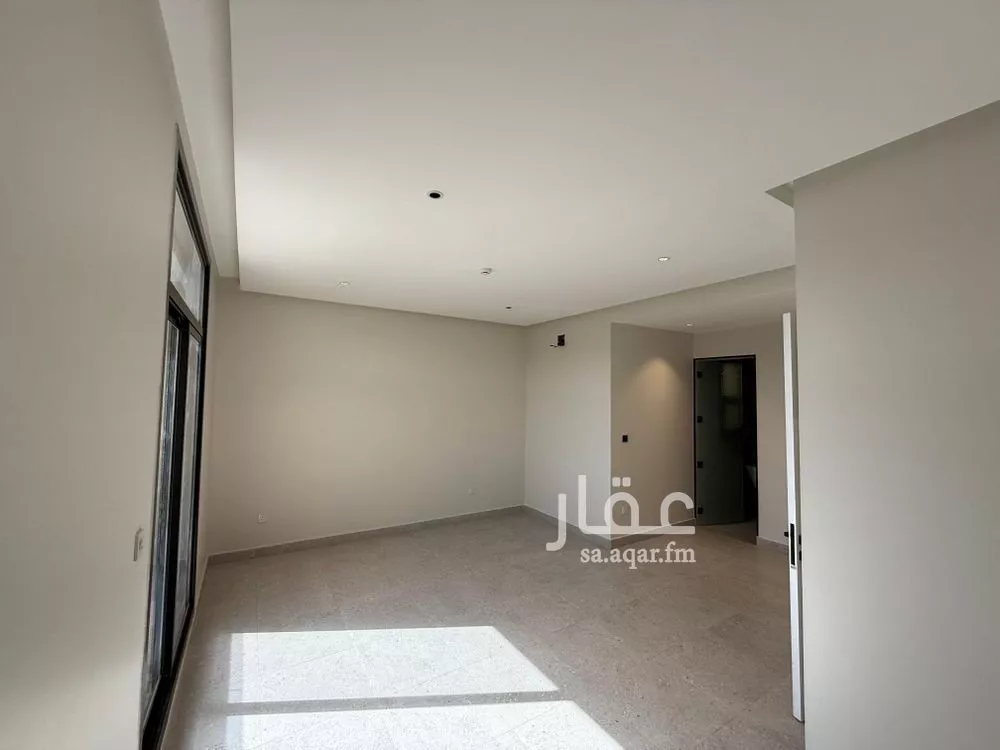 فيلا 4 غرف في العارض 18
