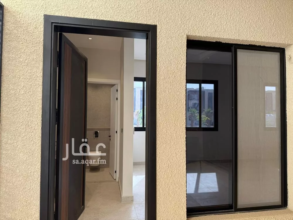 فيلا 4 غرف في العارض 6
