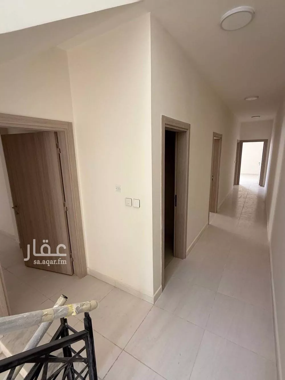 فيلا 4 غرف في العارض 11