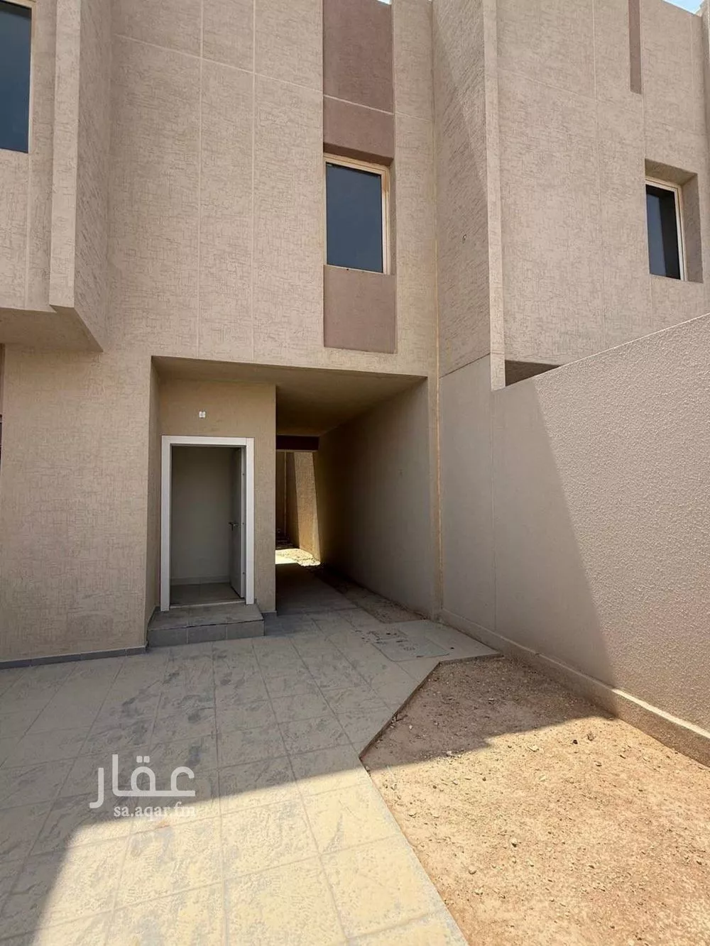 فيلا 4 غرف في العارض 6
