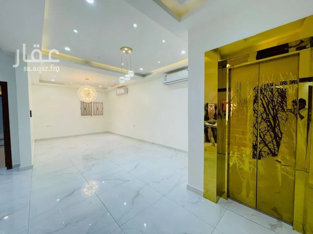 4 bedroom villa in Al Malqa 11