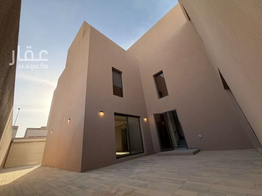 6 bedroom villa in Al Rimal 7