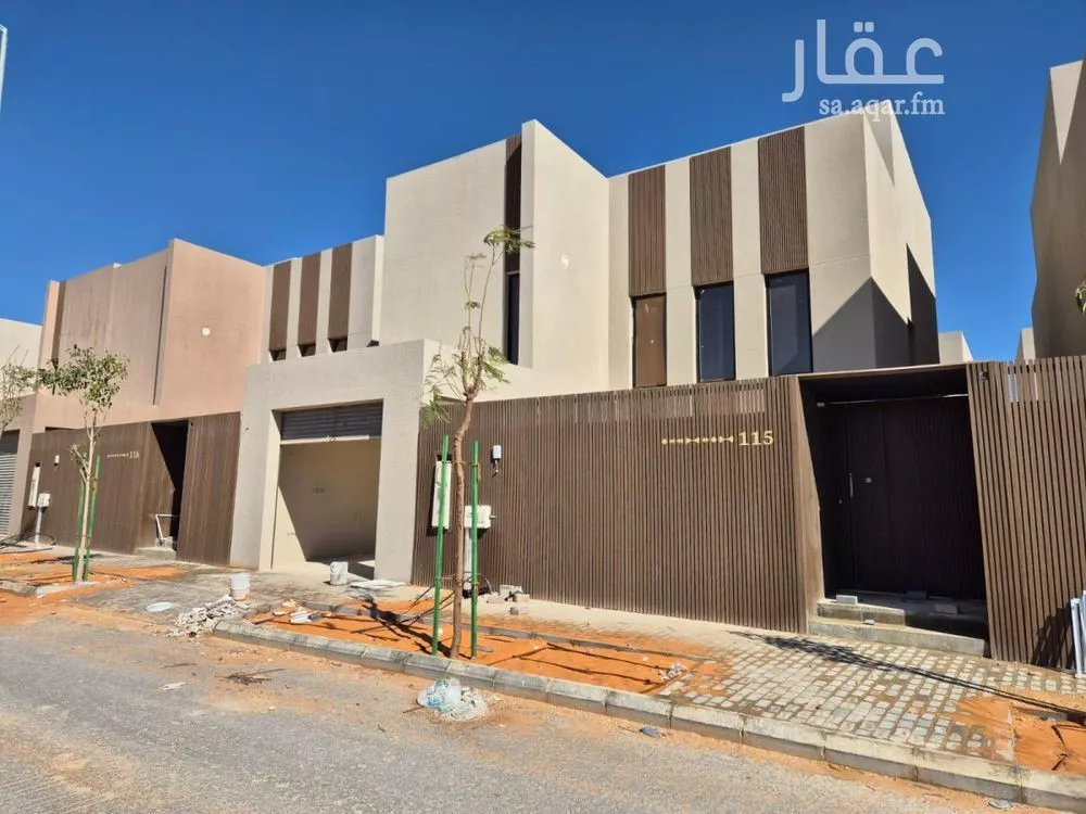 فيلا 3 غرف في العارض 10