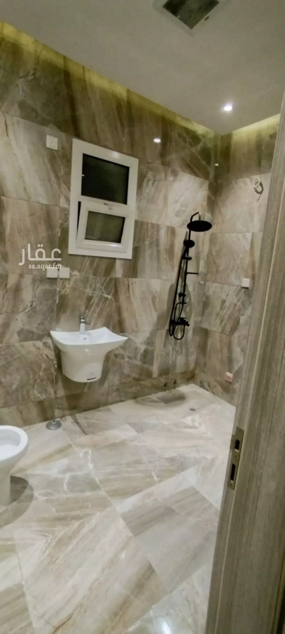 فيلا 4 غرف في النرجس 23