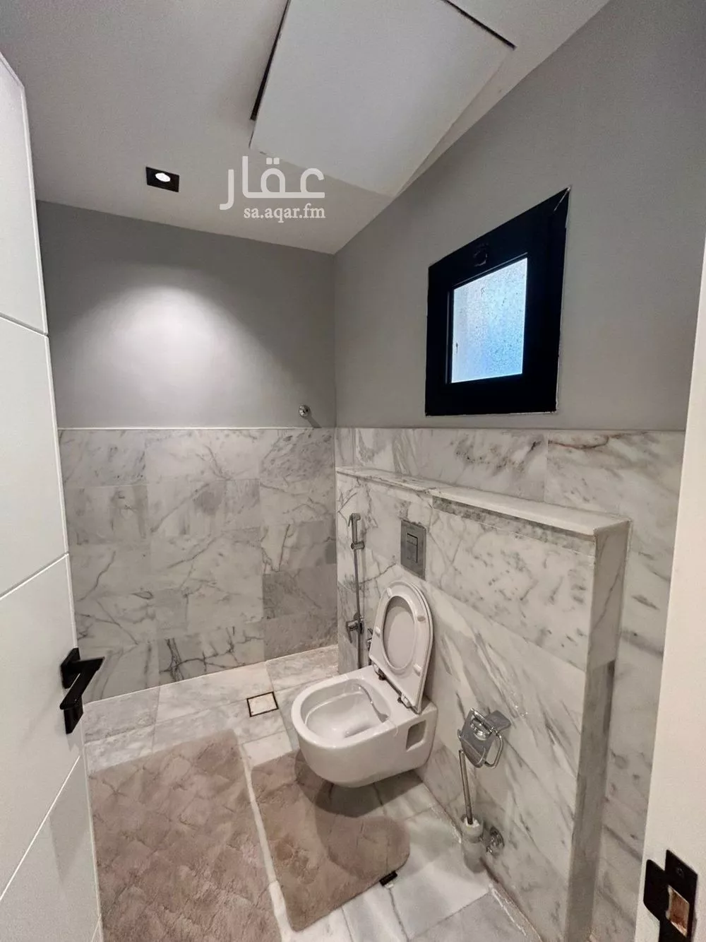 فيلا 4 غرف في عرقة 4
