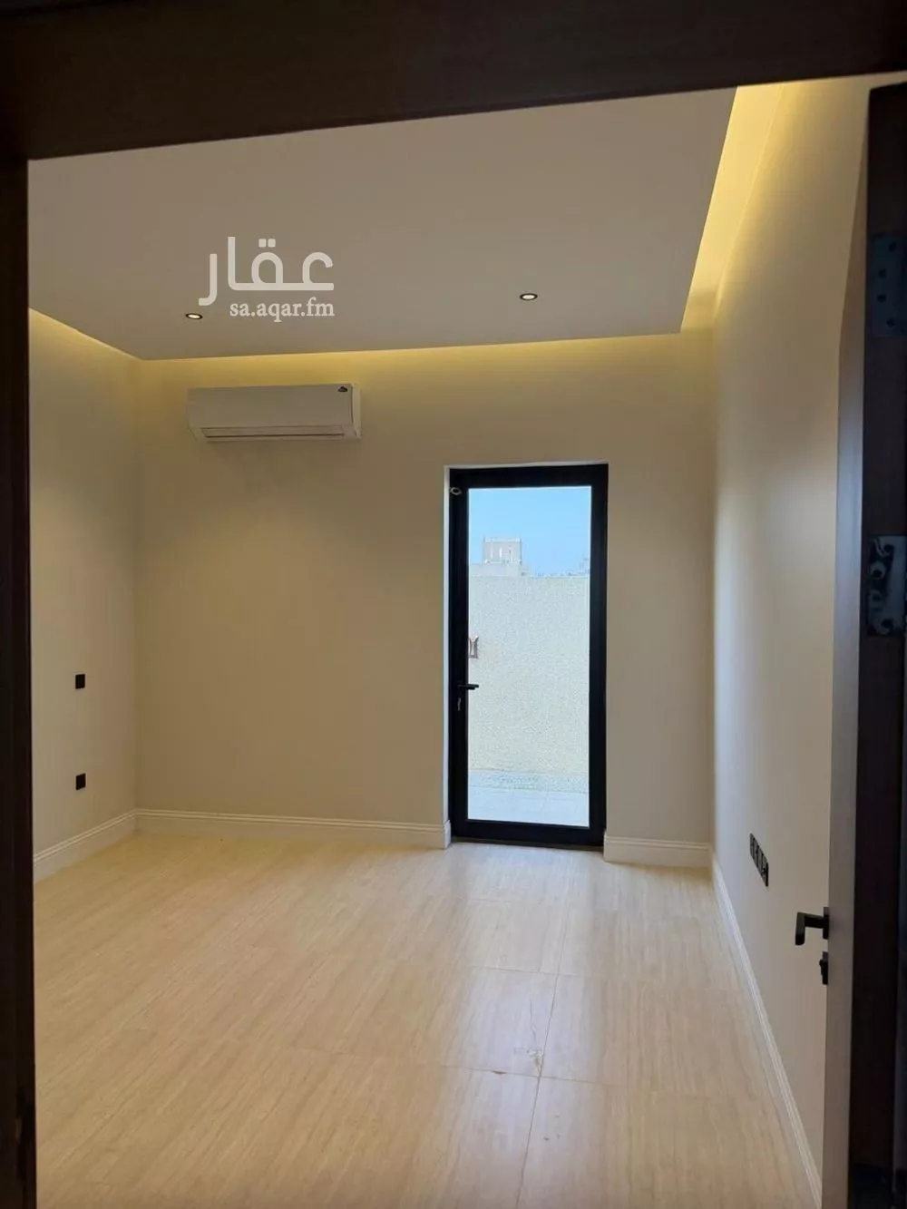 فيلا 3 غرف في العارض 10