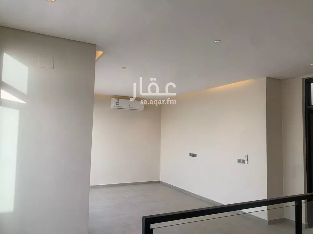 فيلا 7 غرف في الرمال 10