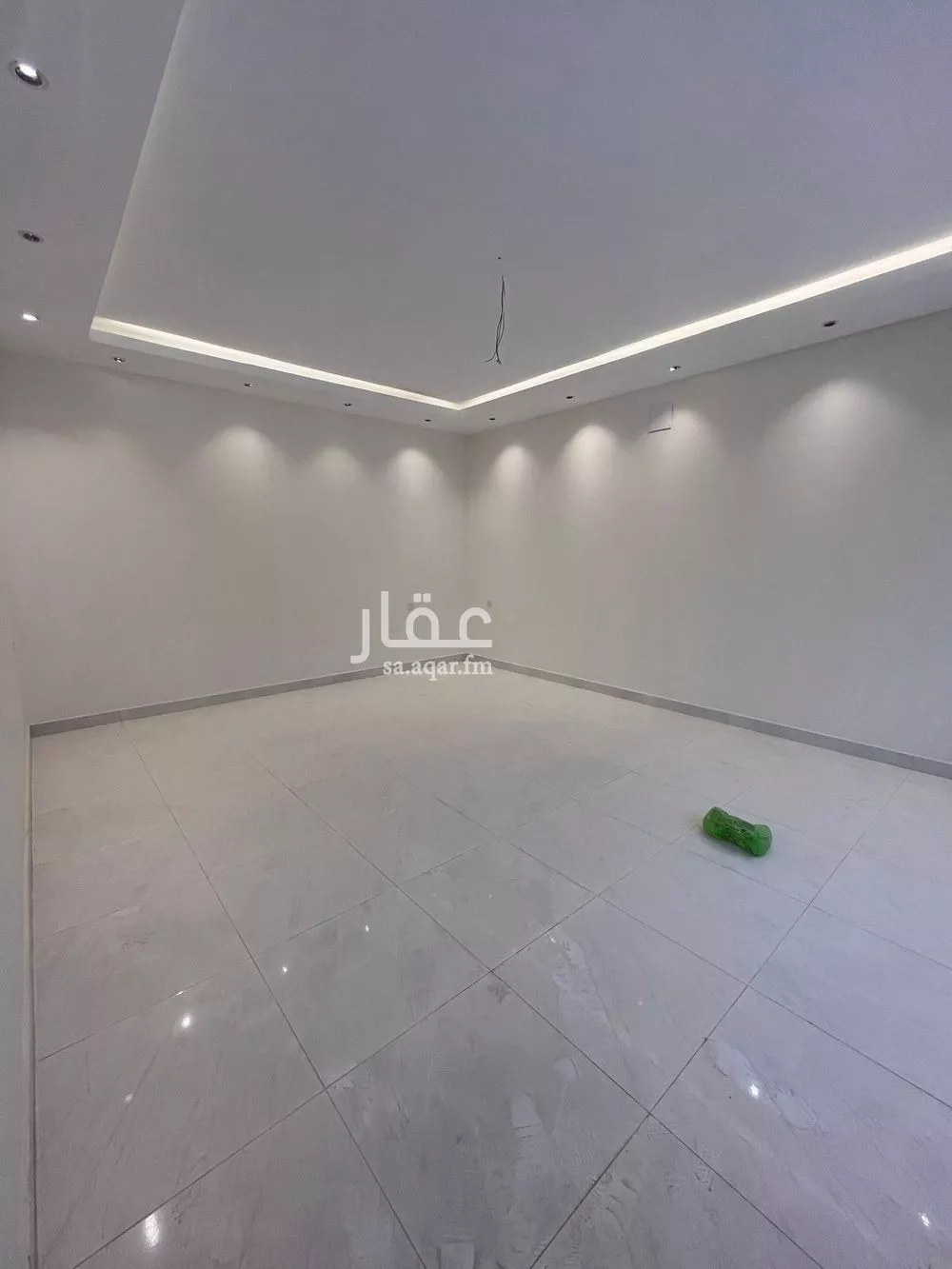 5 bedroom villa in Al Janadriyah 11
