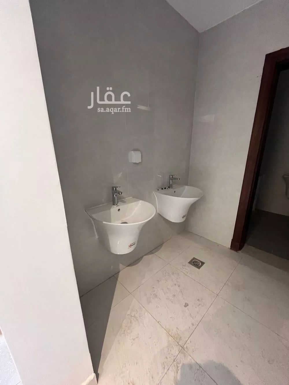 5 bedroom villa in Al Janadriyah 9