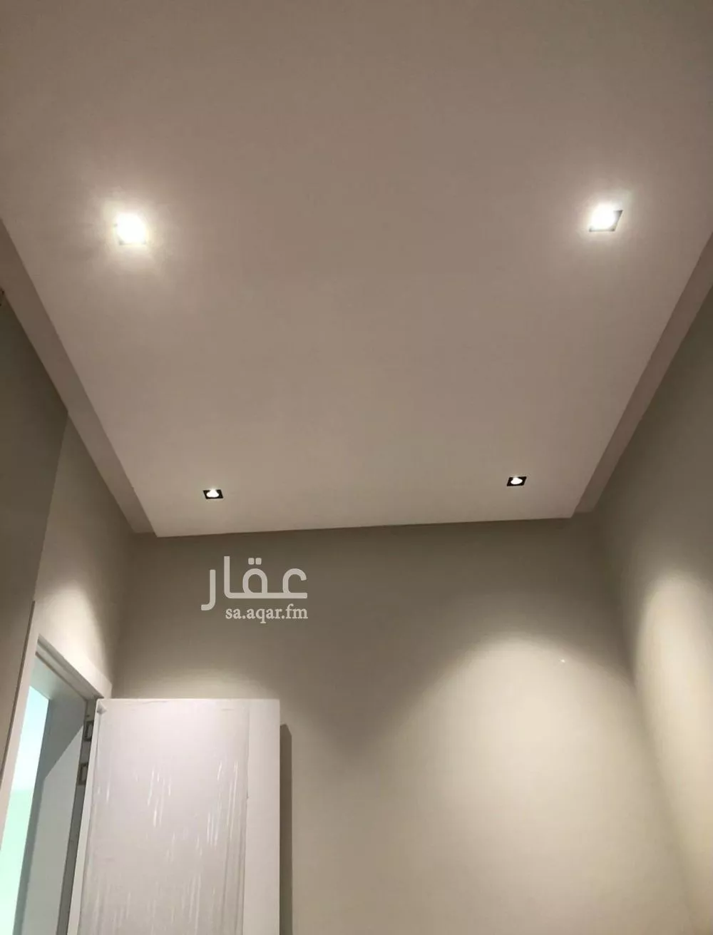 فيلا 4 غرف في العارض 6