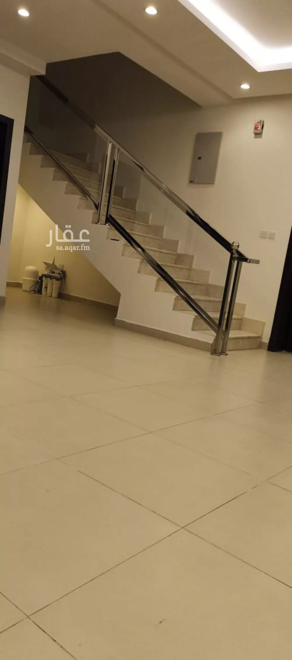 فيلا 5 غرف في العارض 18