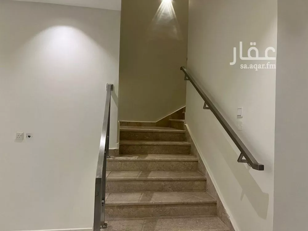 فيلا 7 غرف في الجنادرية 11