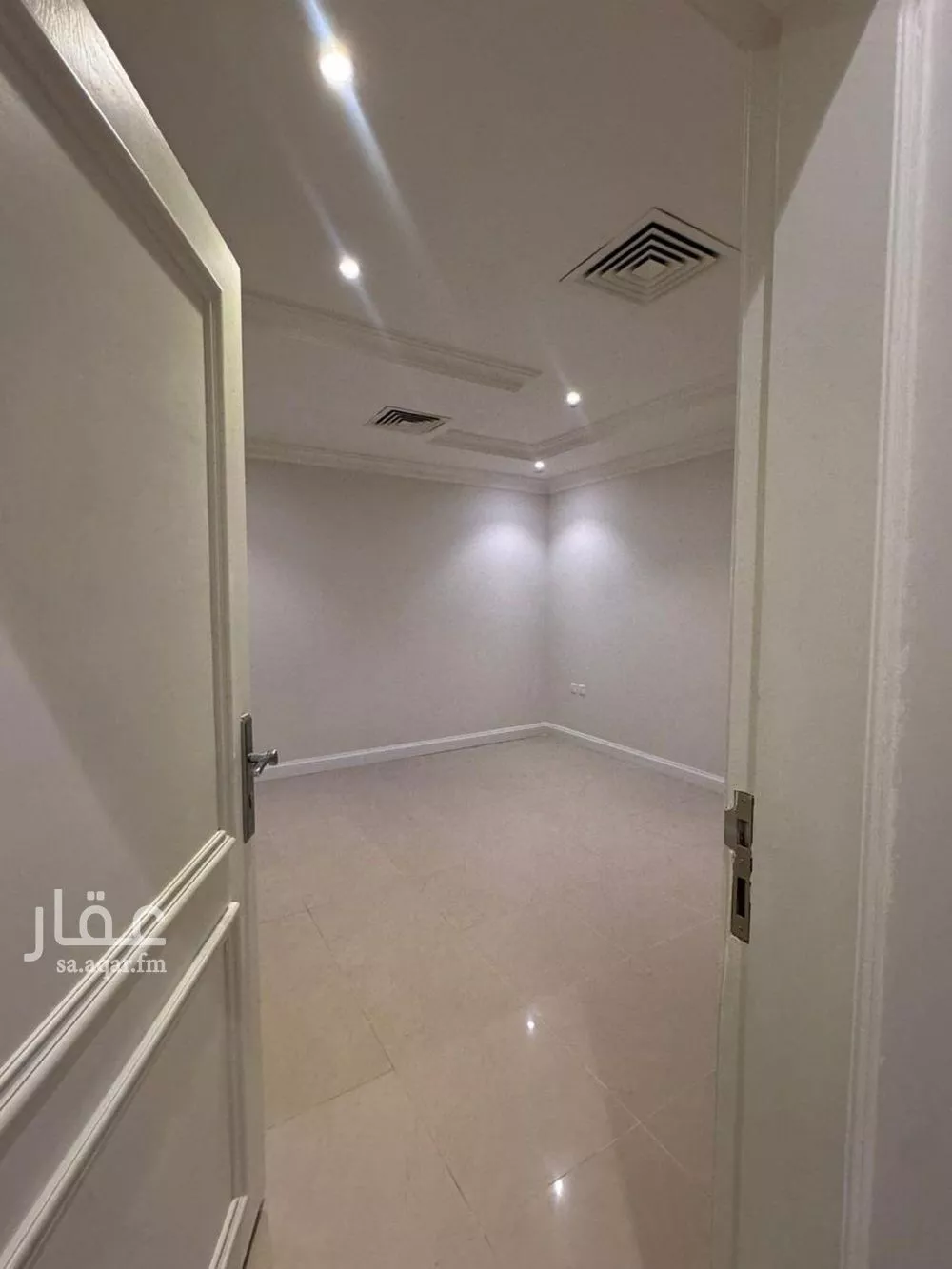 فيلا 5 غرف في حطين 10
