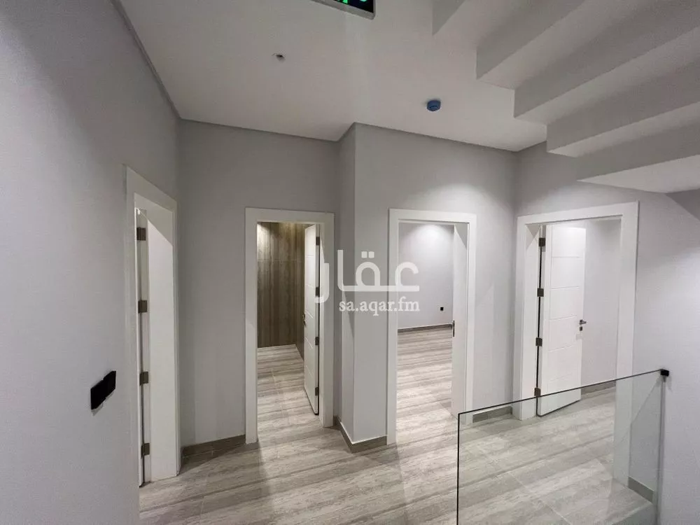 فيلا 4 غرف في العارض 4