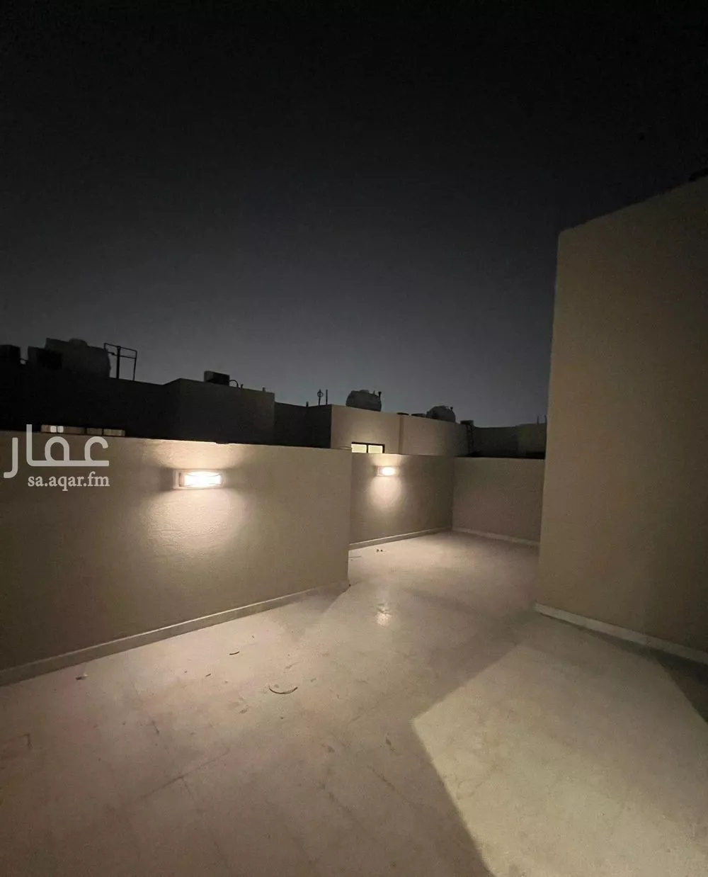 فيلا 4 غرف في العارض 8