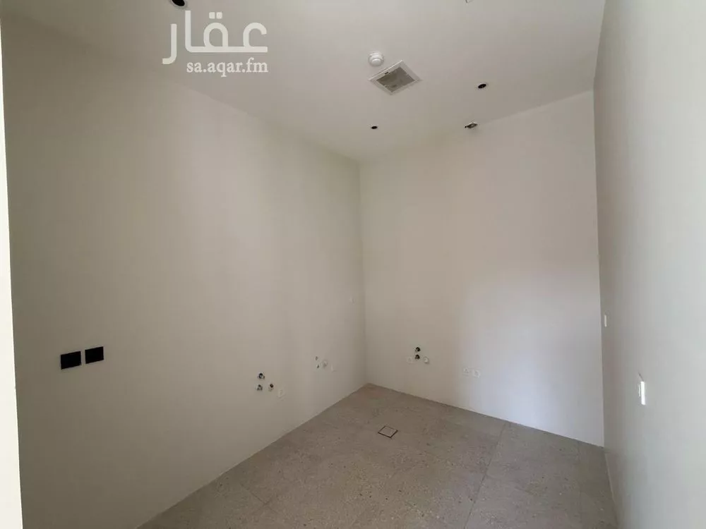 فيلا 4 غرف في العارض 25