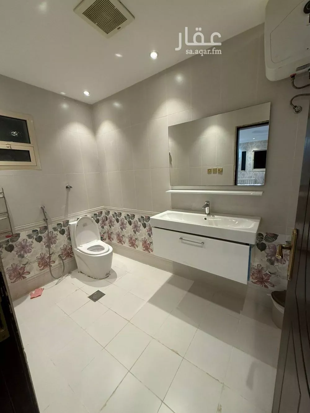 5 bedroom villa in Dhahrat Laban 2