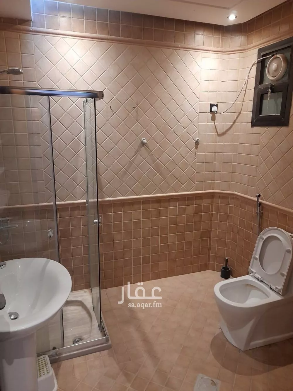 فيلا 4 غرف في النخيل 22