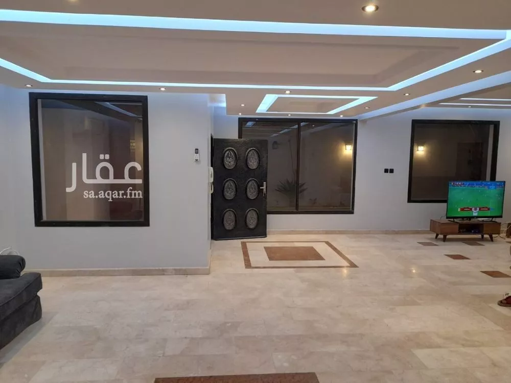فيلا 4 غرف في النخيل 7