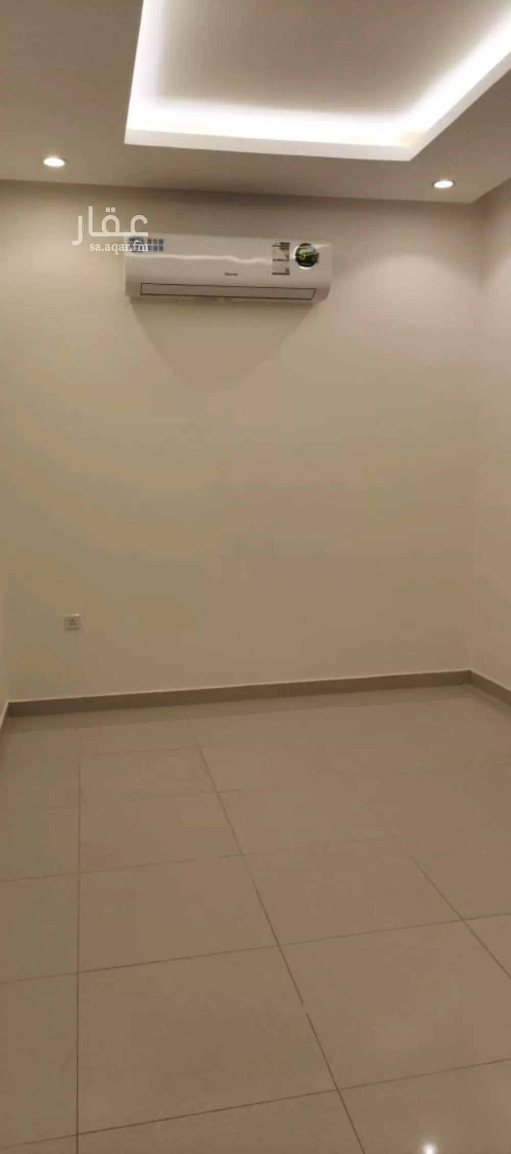 فيلا 4 غرف في العارض 6
